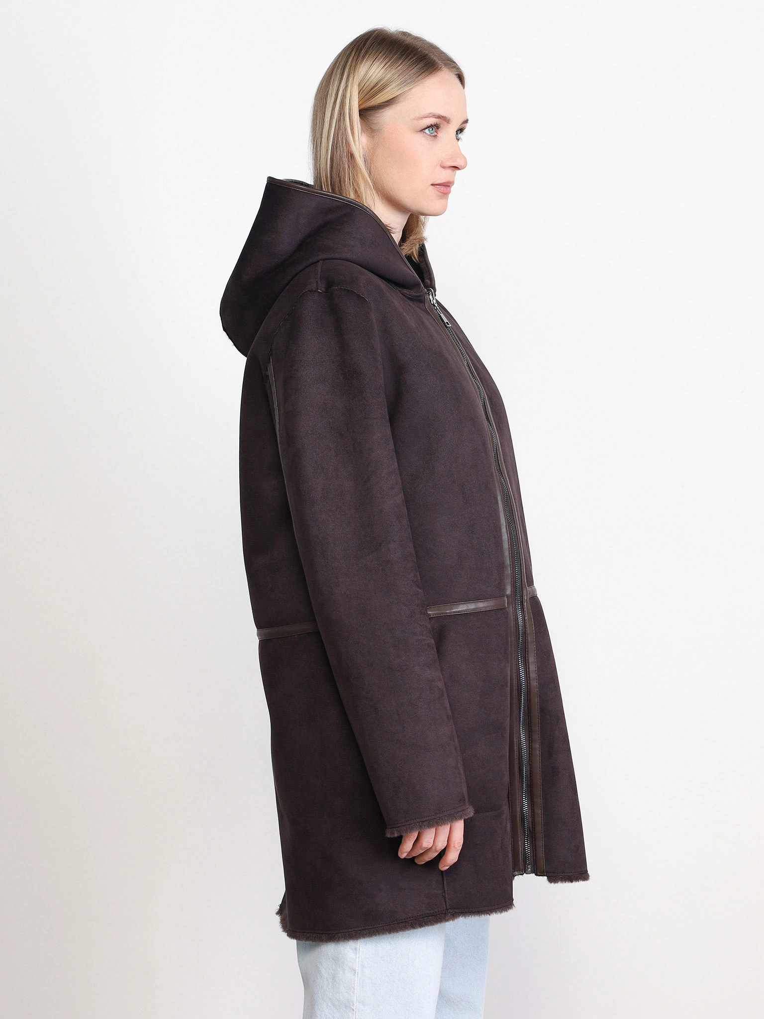 Пальто двустороннее темно-коричневого цвета с капюшоном